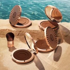 BEAUTIFUL SKIN SUN-KISSED GLOW BRONZER 2 MEDIUM 15 BEAUTIFUL SKIN SUN-KISSED GLOW BRONZER 2 MEDIUM -Charlotte Tillbury Store 011 210552 BEAUTIFUL SKIN BRONZER SL BS BRONZER FULL COLLECTION BRUSH JB 2203