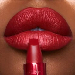 MATTE REVOLUTION CINEMATIC RED -Charlotte Tillbury Store 037 220143 HOLLYWOOD PINK REDS CUL LIPSTICK CINEMATIC RED DEEP RJ 2308