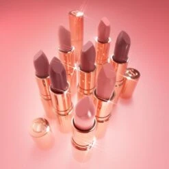 PILLOW TALK LIPSTICK PILLOW TALK FAIR -Charlotte Tillbury Store 039 220014 PILLOW TALK SL LIPSTICKS Square 2000x2000 RGB