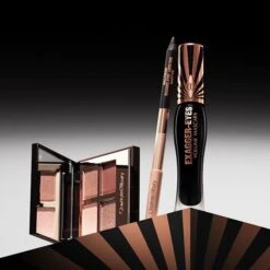 BIGGER BRIGHTER EYES EXAGGER-EYES 17 BIGGER BRIGHTER EYES EXAGGER-EYES -Charlotte Tillbury Store 043 24003 EXAGGEREYES SL HERO PLINTH TRIO 1x1 2000x2000 RGB