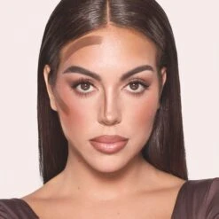 SUPER NUDES SCULPT & SHAPE PRECISION CONTOUR KIT CHEEK KIT -Charlotte Tillbury Store 250001 SUPERNUDES25 img vm CM Feb 03 GeorginaHero halffacecontour 1000x1000 2