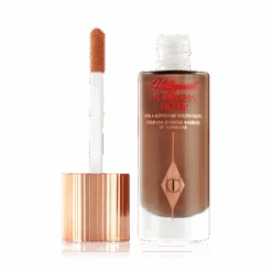 HOLLYWOOD FLAWLESS FILTER 8 DEEP 23 HOLLYWOOD FLAWLESS FILTER 8 DEEP -Charlotte Tillbury Store HFF PACKSHOT OPEN 8