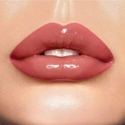 LIP LUSTRE HIGH SOCIETY -Charlotte Tillbury Store High Society model