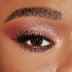 PILLOW TALK BEAUTYVERSE LOVE PALETTE LIMITED EDITION EYESHADOW PALETTE -Charlotte Tillbury Store LATISHA BEAUTYVERSE EYE CLOSEUP 0725