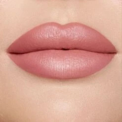 PILLOW TALK ICONIC LIP AND CHEEK SECRETS PILLOW TALK -Charlotte Tillbury Store MOLLY PT ICONIC LIP CLOSEUP 1951