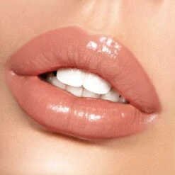 LIP LUSTRE SEDUCTION -Charlotte Tillbury Store Seduction model