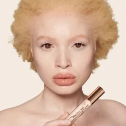 BEAUTIFUL SKIN RADIANT CONCEALER 1 FAIR -Charlotte Tillbury Store Shade 01 PRODUCT 1