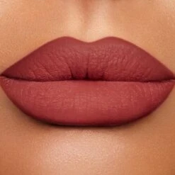 LIP CHEAT CRAZY IN LOVE -Charlotte Tillbury Store crazy in love model