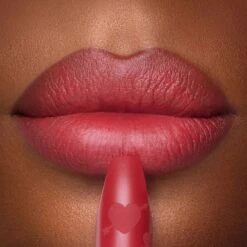 PILLOW TALK LOVE EFFECT LIPSTICK MATTE REVOLUTION - LOVE TALK 17 PILLOW TALK LOVE EFFECT LIPSTICK MATTE REVOLUTION - LOVE TALK -Charlotte Tillbury Store pillowtalk25 cul RJ 1224 Casey Love Talk 1